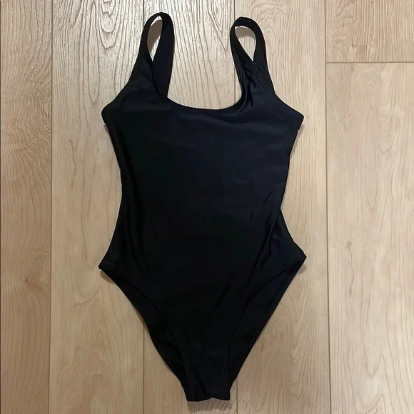 Shekini One-Piece Black Scoop Back Bathing Suit, sz XS - Picture 4 of 12